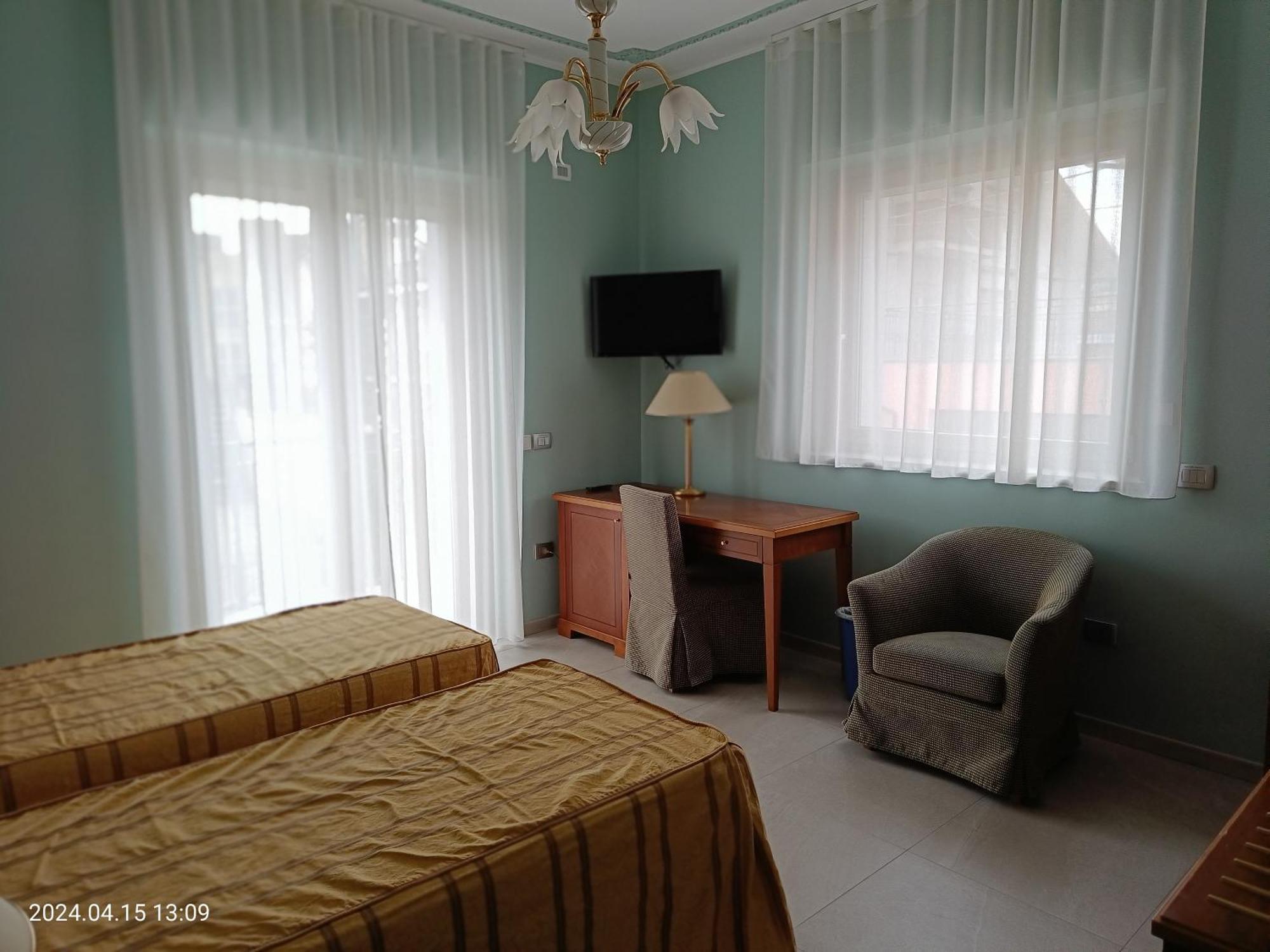Villa Mariana Bed And Breakfast Saluzzo Exterior photo